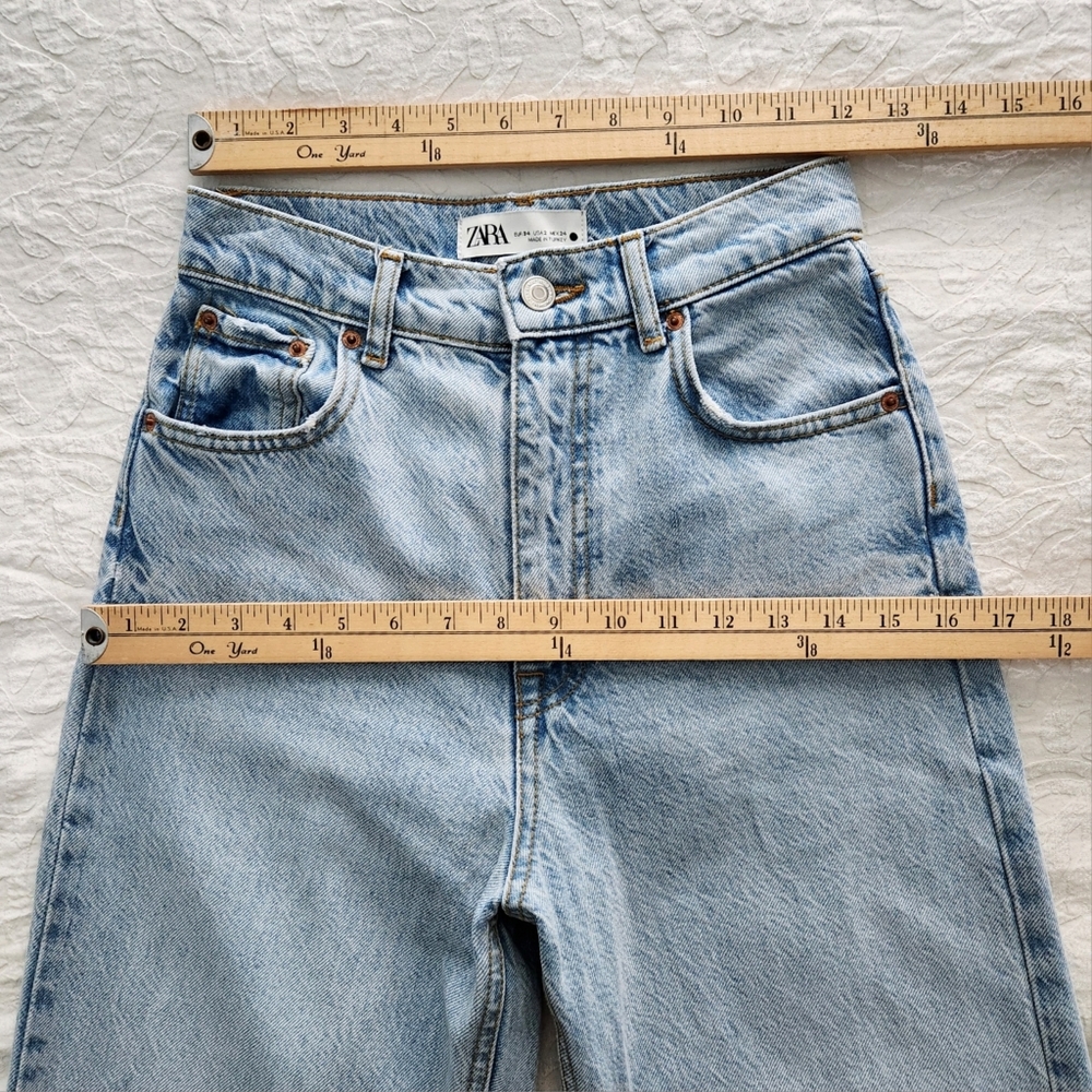 Zara The 90s Full Length High Waisted Jeans With A Loose Leg & Raw Hem, Size 2 - Picture 11 of 16